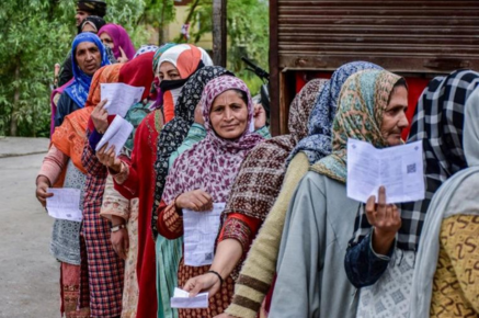 A beeline for the ballots in Kashmir  